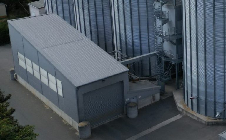 Annahmegosse von außen