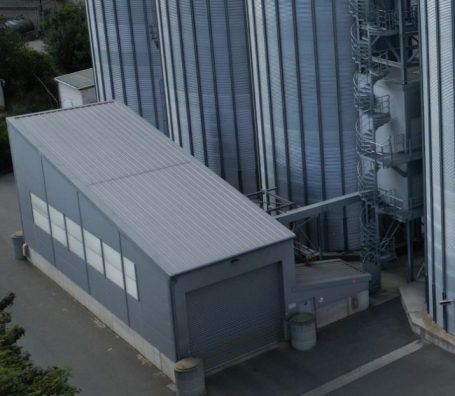 Annahmegosse von außen