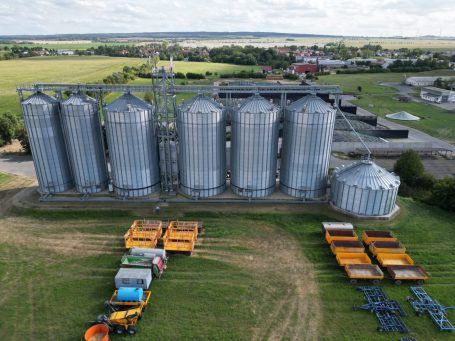Seitenansicht Siloanlage